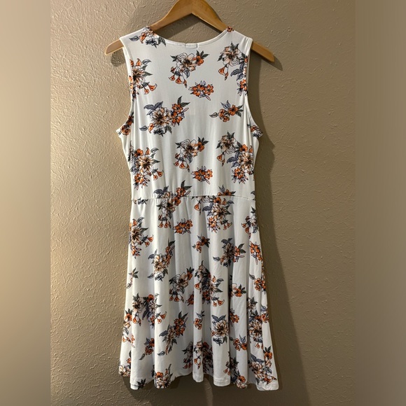 Rue21 floral dress size 1X. New with tag. - Picture 3 of 3